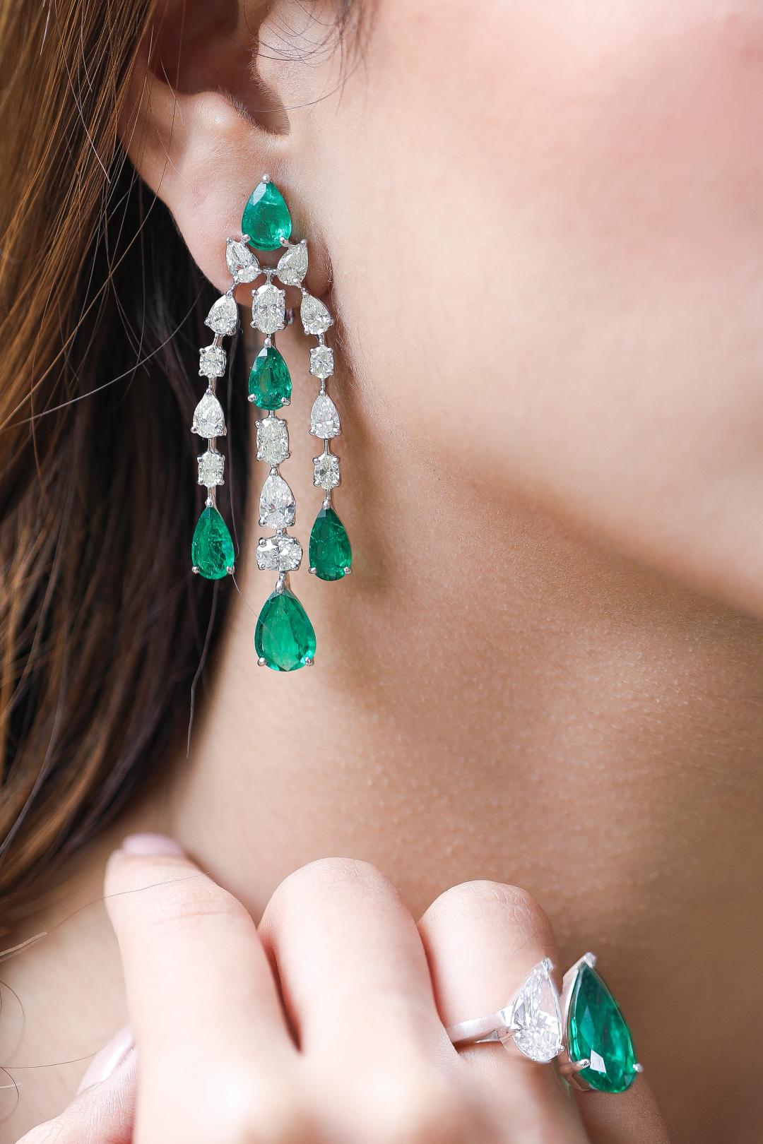 LILI' PEAR SHAPE EMERALD AND PEAR DIAMOND EARRINGS