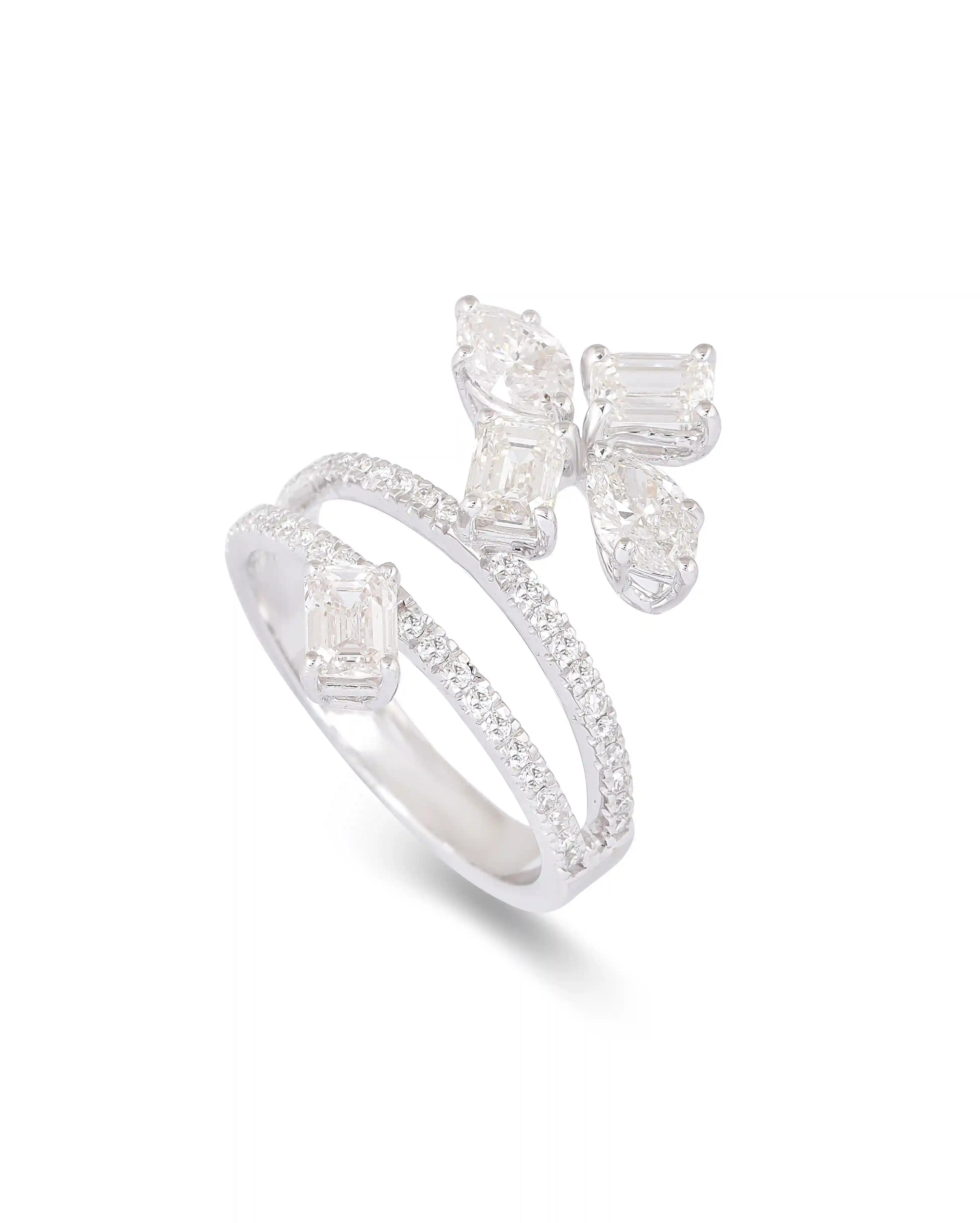 GIA' Diamond ring with multi shapes